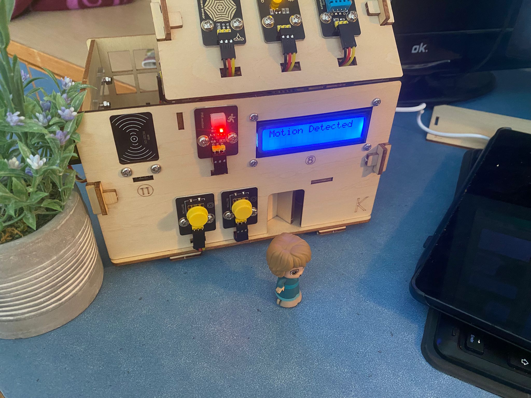 Open Source Robotics Learning Platform